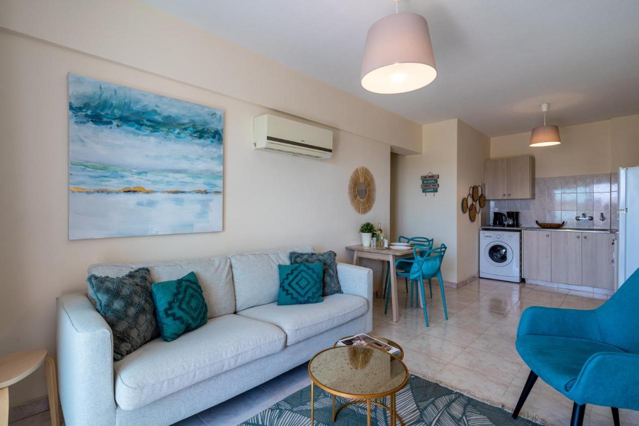 Sunny 2-Br Apartment In Mackenzie Larnaca Ngoại thất bức ảnh